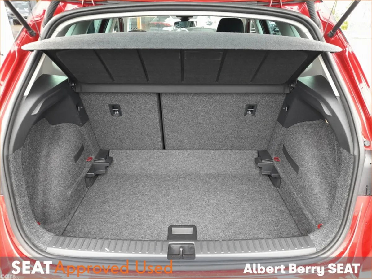 SEAT Arona Hatchback, Petrol, 2026, Red