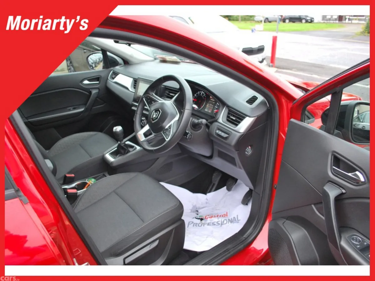 Renault Captur Hatchback, Petrol, 2023, Red