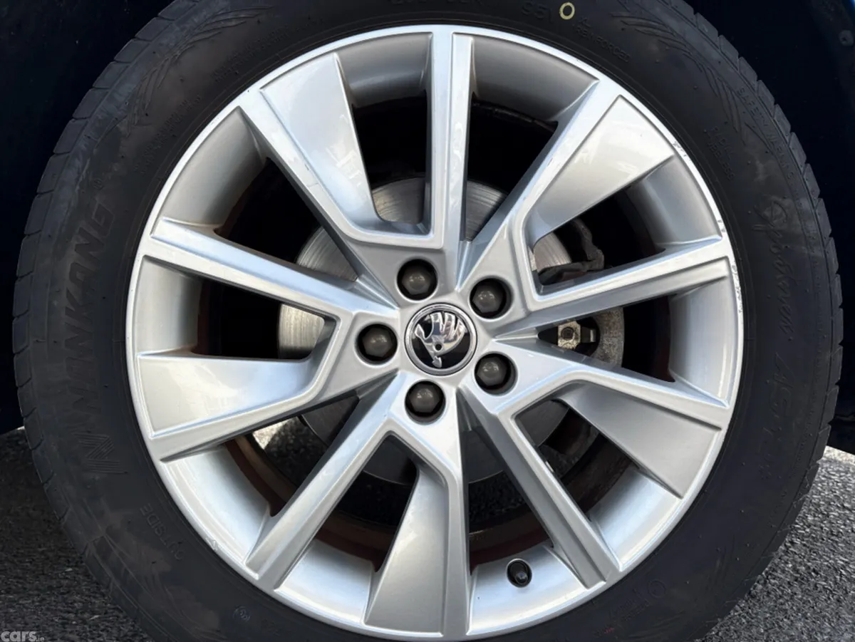 Skoda Kamiq Hatchback, Petrol, 2020, Blue