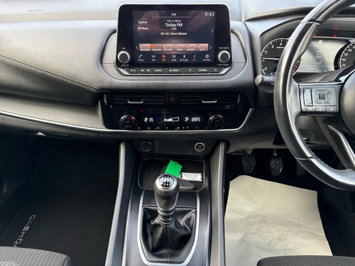 Nissan Qashqai MPV, Petrol, 2022, White