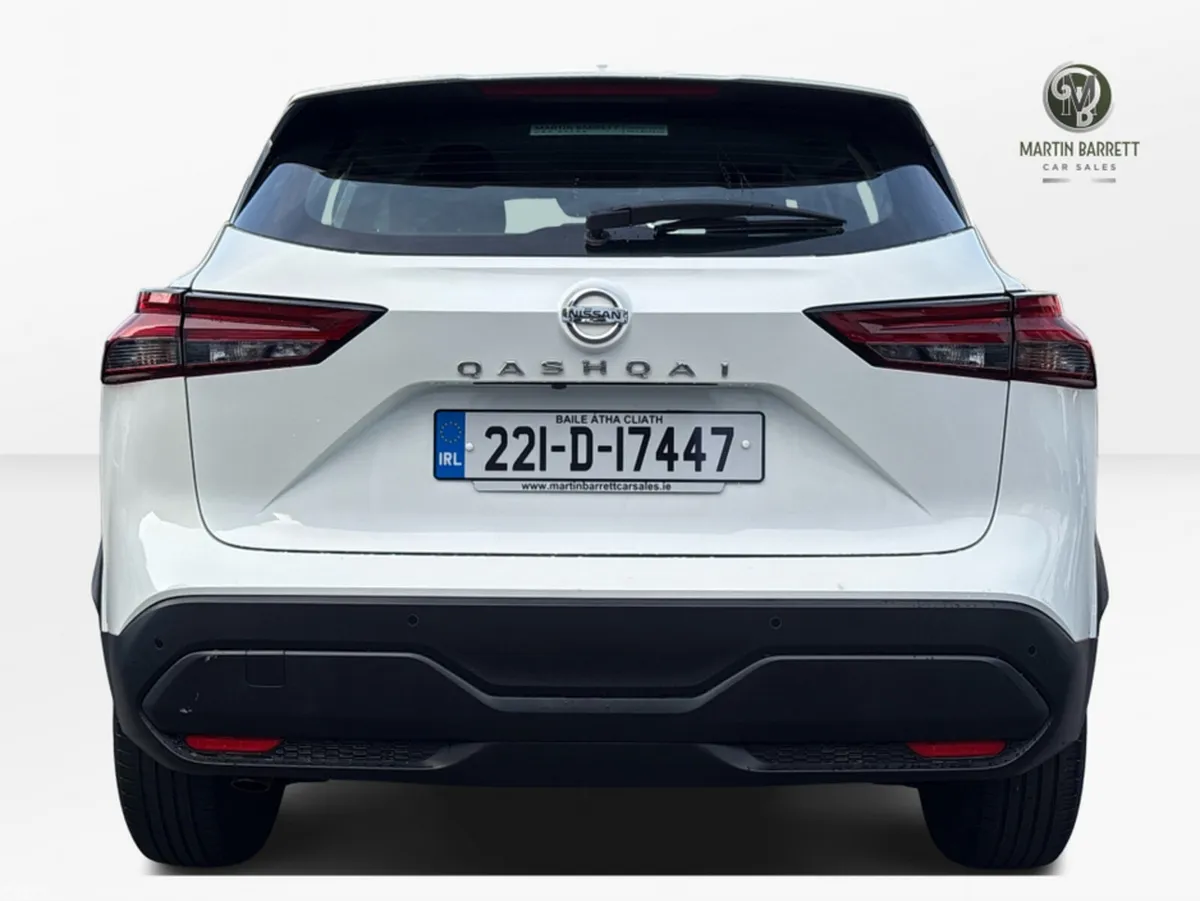 Nissan Qashqai MPV, Petrol, 2022, White