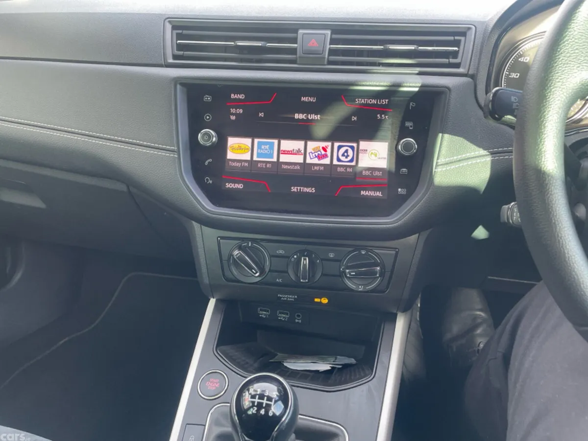 SEAT Arona Hatchback, Petrol, 2020, Red