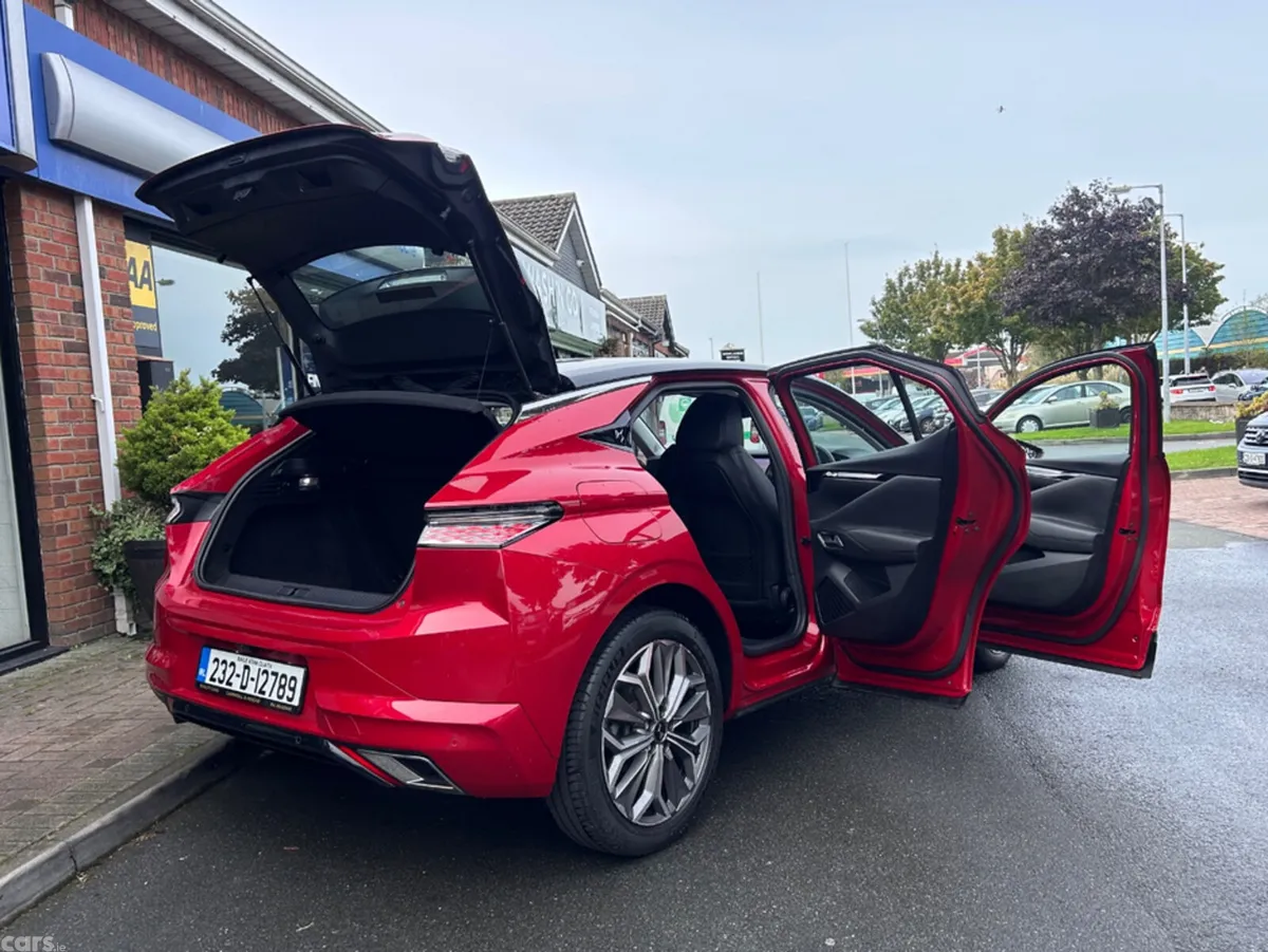DS Automobiles DS 4 Hatchback, Petrol, 2023, Red