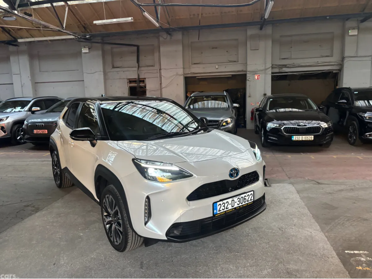 Toyota Yaris Cross Hatchback, Petrol Hybrid, 2023, White