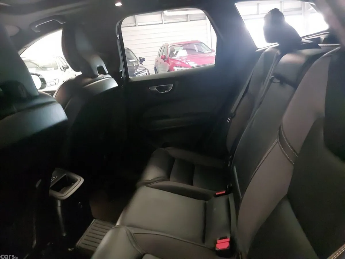 Volvo XC60 SUV, Petrol Plug-in Hybrid, 2023, White