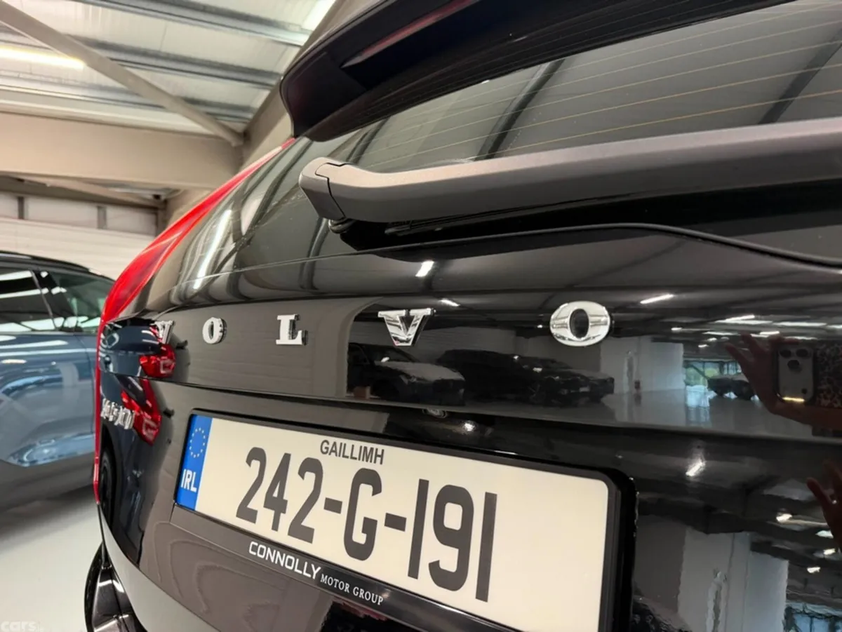 Volvo XC90 SUV, Petrol Plug-in Hybrid, 2024, Black