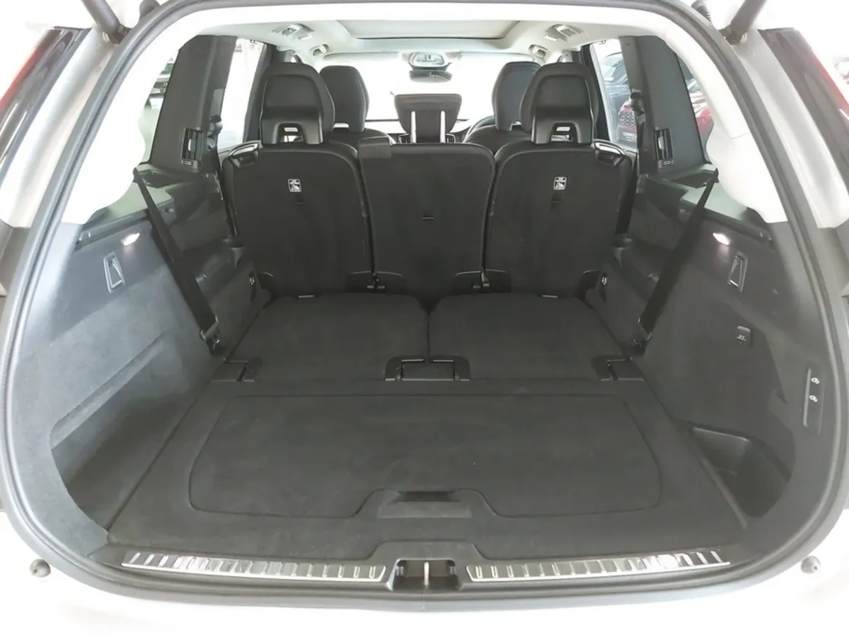 Volvo XC90 SUV, Petrol Hybrid, 2025, Silver
