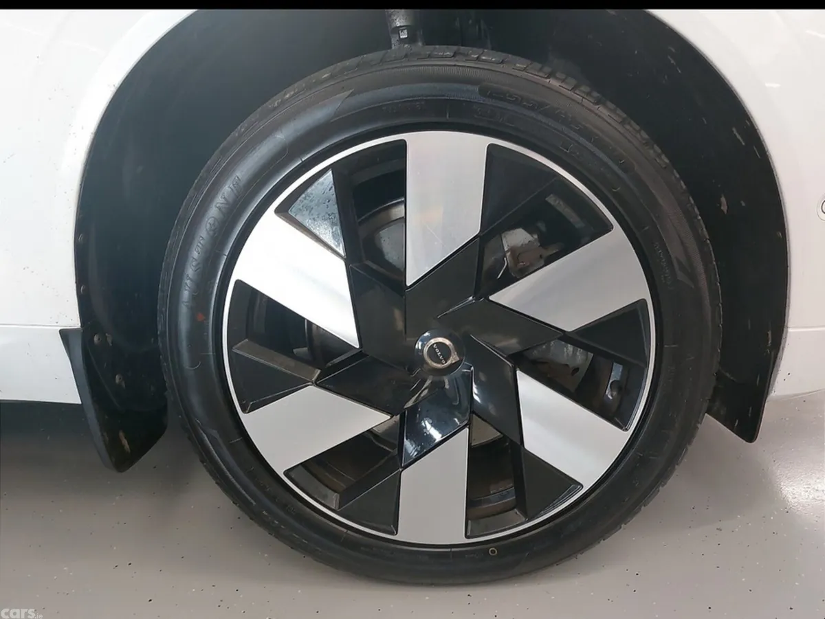 Volvo XC60 SUV, Petrol Plug-in Hybrid, 2023, White