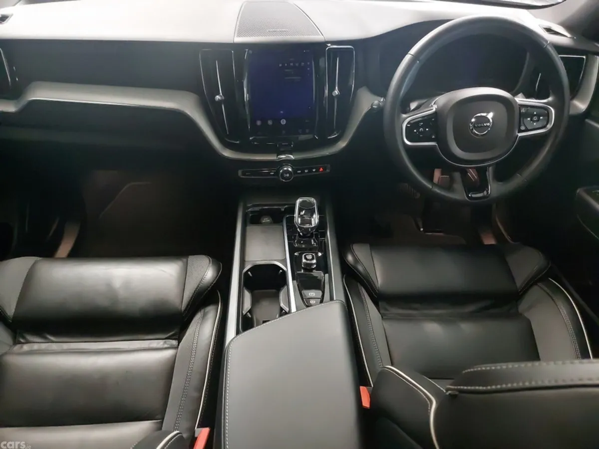Volvo XC60 SUV, Petrol Plug-in Hybrid, 2023, White