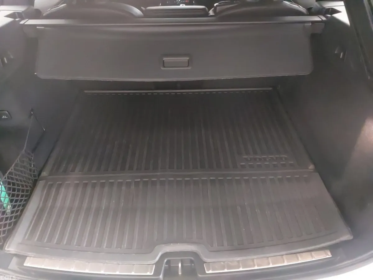 Volvo XC60 SUV, Petrol Plug-in Hybrid, 2023, White