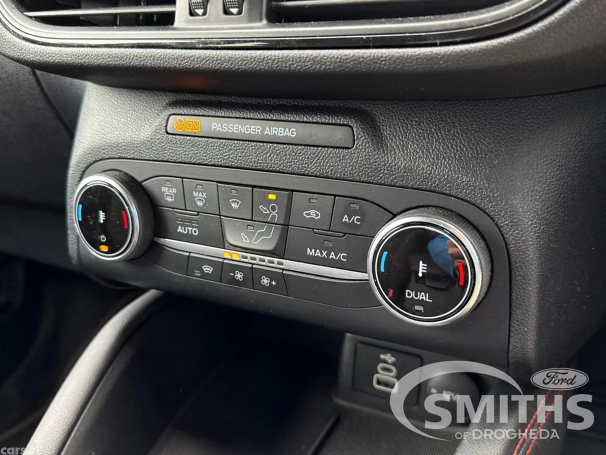 Ford Kuga MPV, Petrol Plug-in Hybrid, 2023, Black