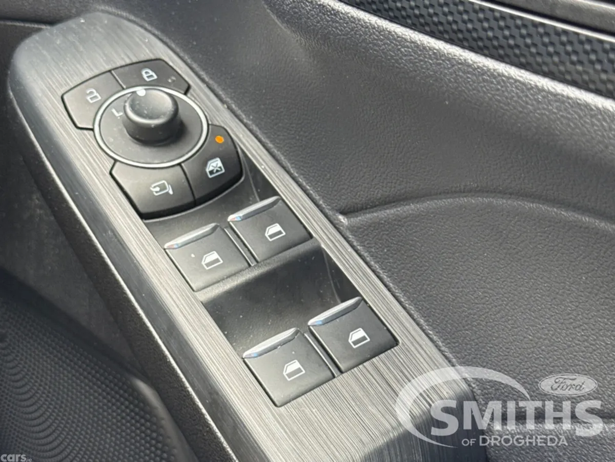 Ford Kuga MPV, Petrol Plug-in Hybrid, 2023, Black