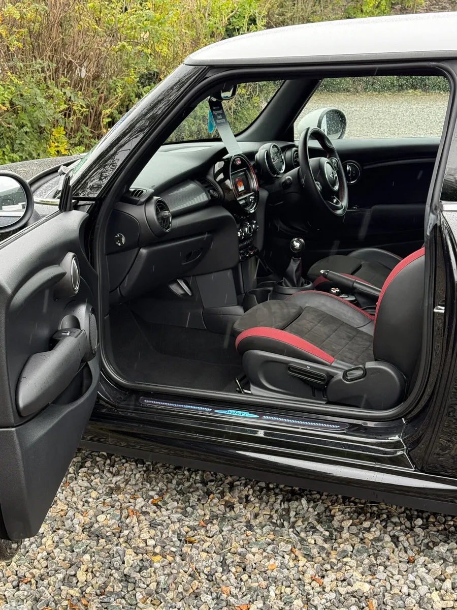 Mini Cooper Hatchback, Petrol, 2019, Black