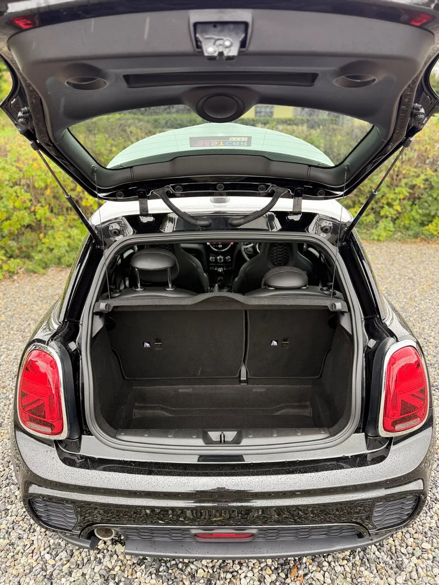 Mini Cooper Hatchback, Petrol, 2019, Black