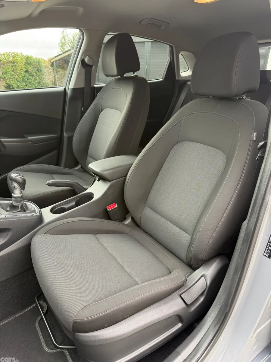 Hyundai KONA MPV, Petrol, 2022, Grey