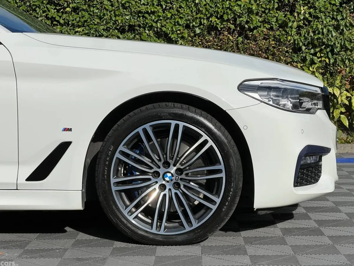 BMW 5-Series Saloon, Petrol Plug-in Hybrid, 2017, White