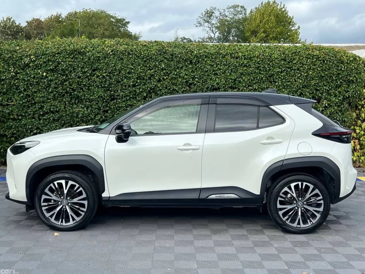 Toyota Yaris Cross SUV, Petrol Hybrid, 2022, White