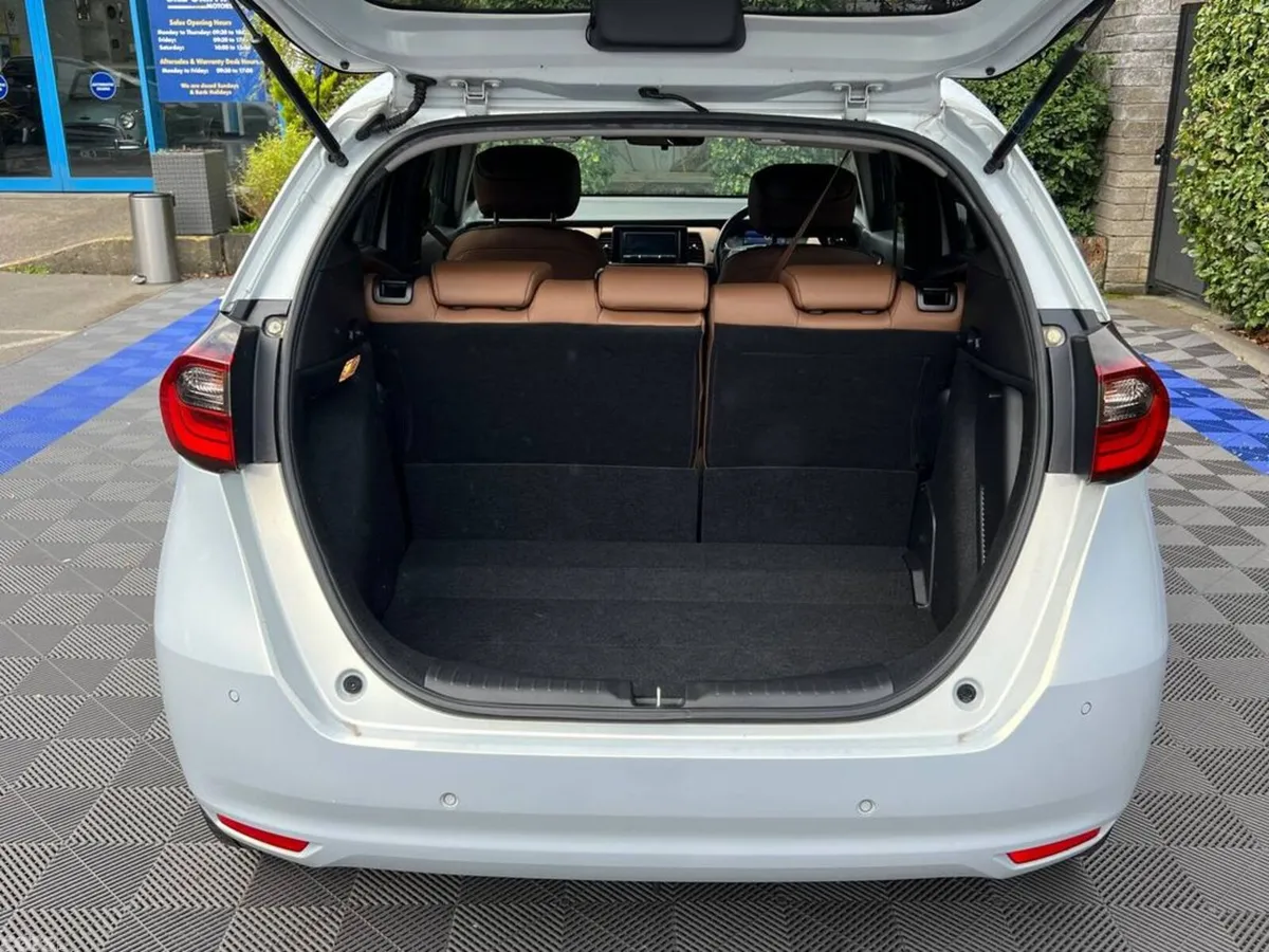 Honda Fit Hatchback, Petrol Hybrid, 2020, Silver