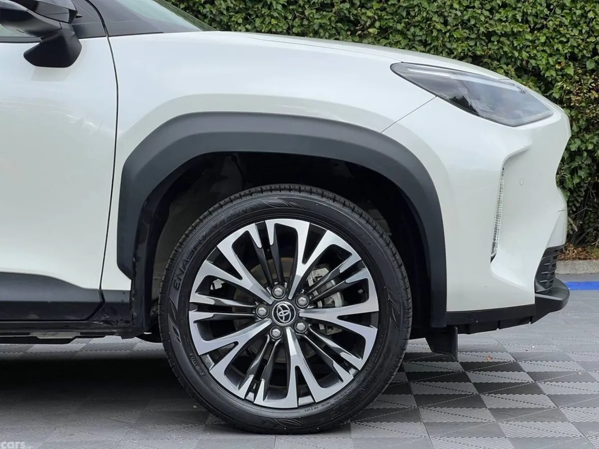 Toyota Yaris Cross SUV, Petrol Hybrid, 2022, White