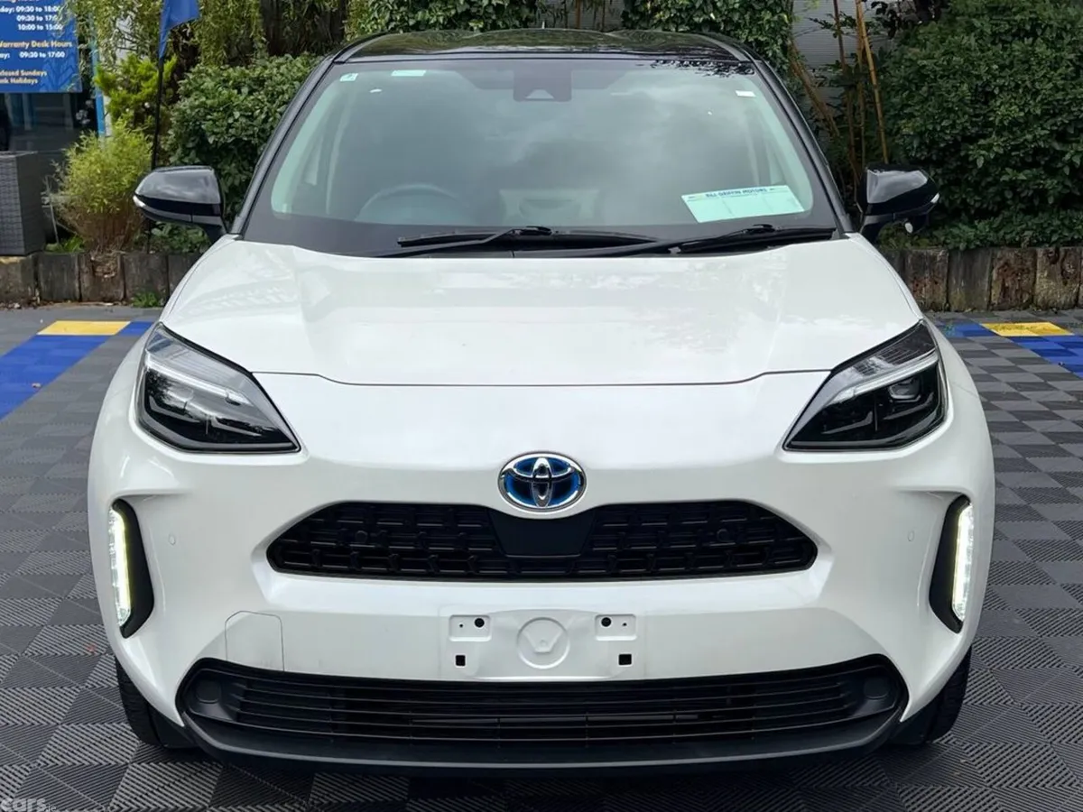 Toyota Yaris Cross SUV, Petrol Hybrid, 2022, White