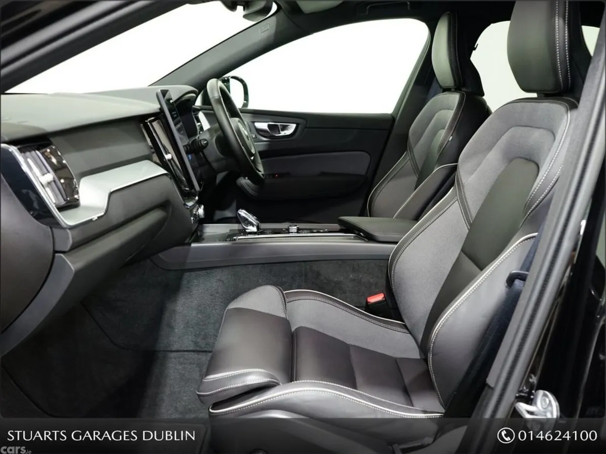 Volvo XC60 Estate, Petrol Hybrid, 2025, Black