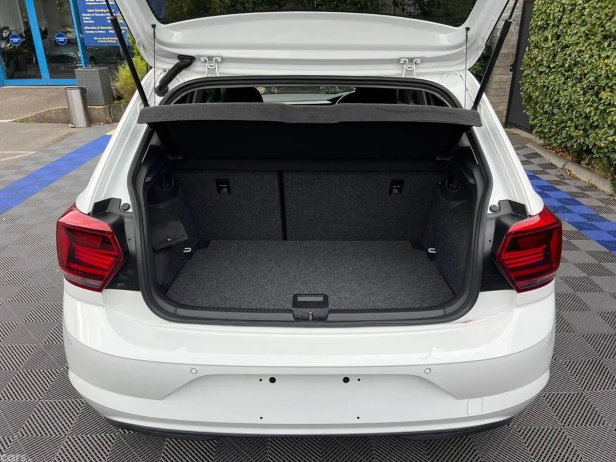Volkswagen Polo Hatchback, Petrol, 2020, White