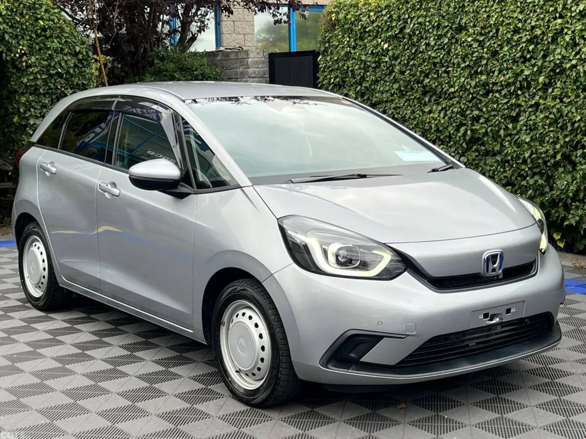 Honda Fit Hatchback, Petrol Hybrid, 2021, Silver
