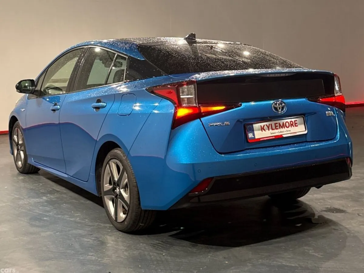 Toyota Prius Hatchback, Petrol Hybrid, 2019, Blue