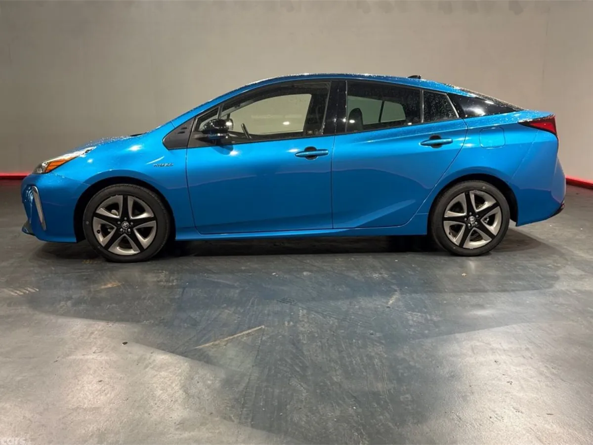 Toyota Prius Hatchback, Petrol Hybrid, 2019, Blue