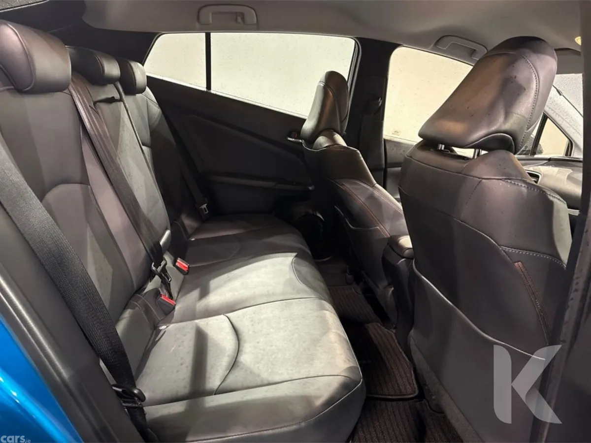 Toyota Prius Hatchback, Petrol Hybrid, 2019, Blue