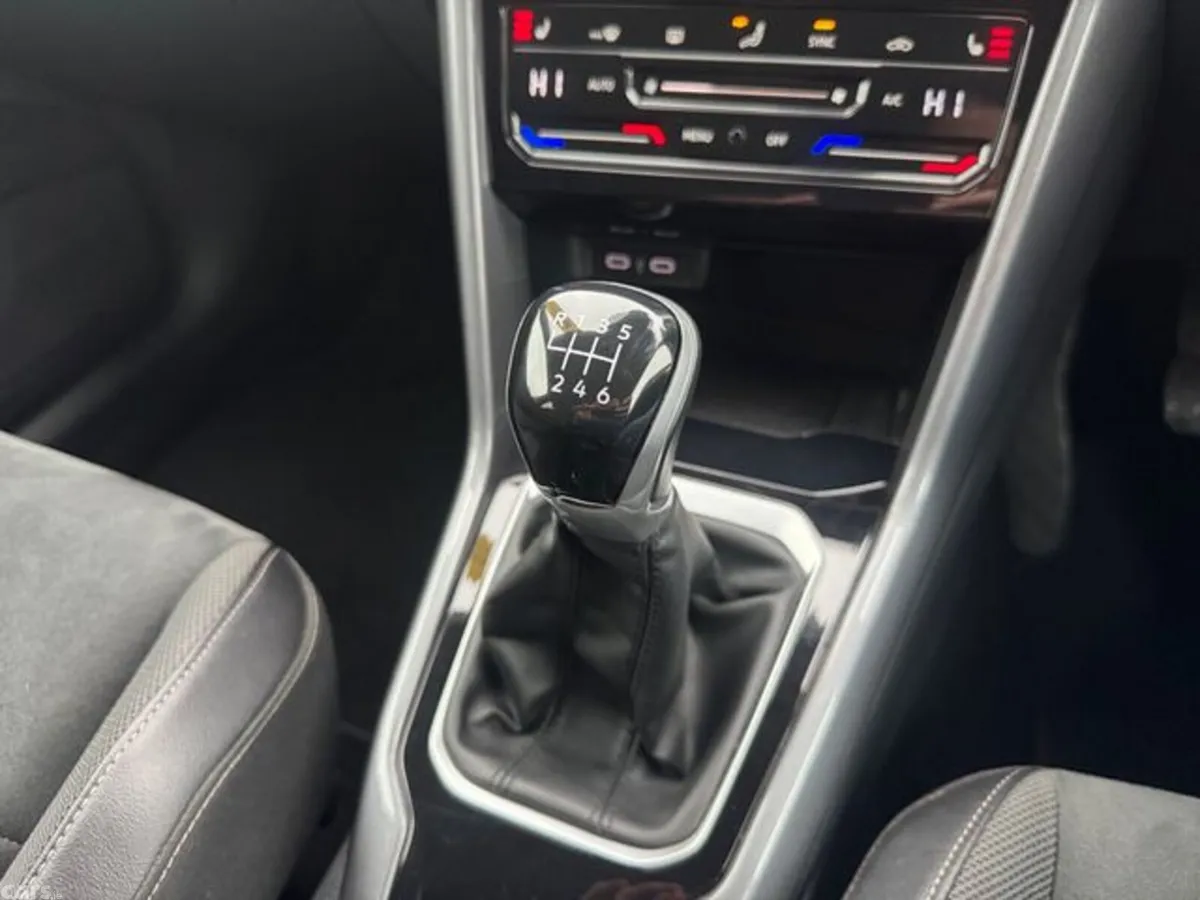 Volkswagen T-Roc Estate, Diesel, 2022, Black