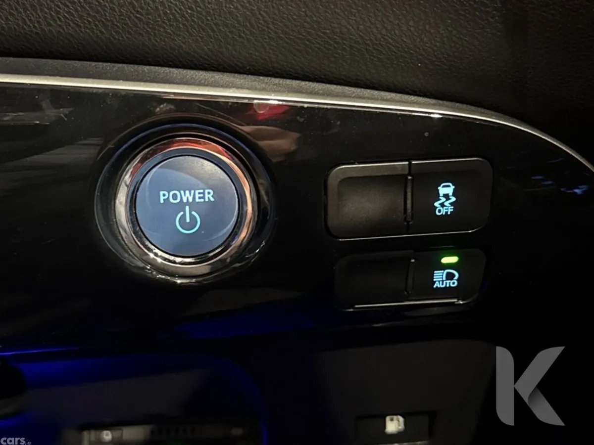 Toyota Prius Hatchback, Petrol Hybrid, 2019, Blue
