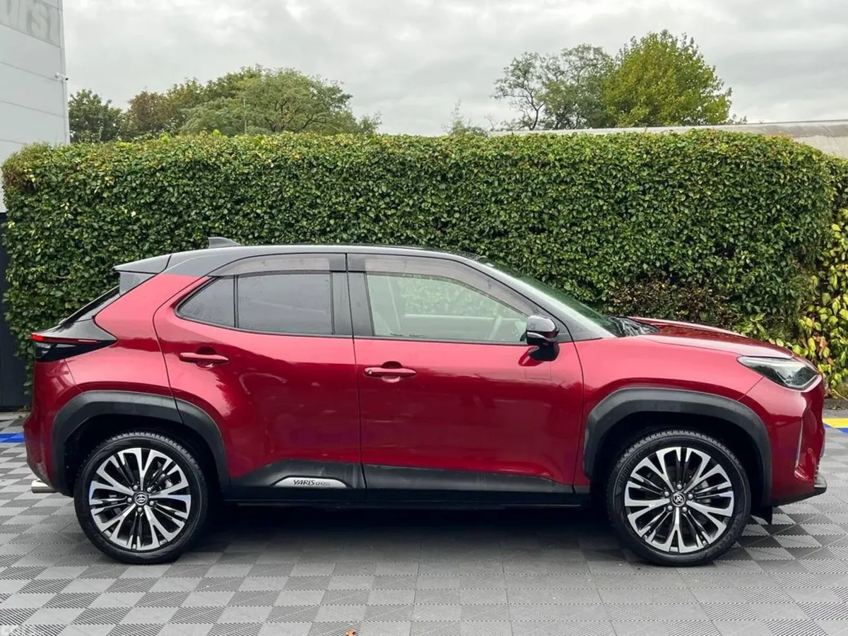 Toyota Yaris Cross SUV, Petrol Hybrid, 2021, Red