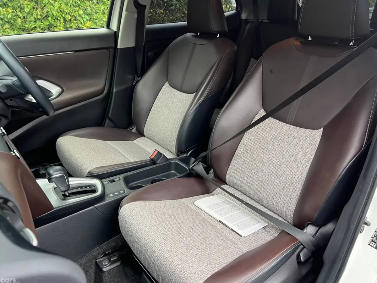 Toyota Yaris Cross SUV, Petrol Hybrid, 2021, White