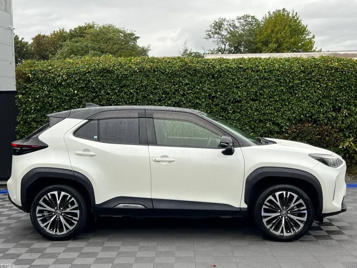 Toyota Yaris Cross SUV, Petrol Hybrid, 2021, White
