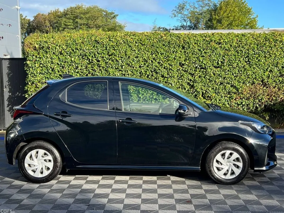 Toyota Yaris Hatchback, Petrol, 2022, Black
