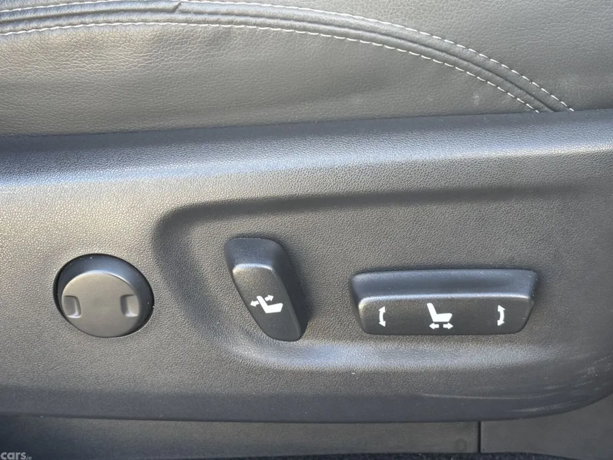 Toyota Land Cruiser MPV, Diesel, 2023, Black