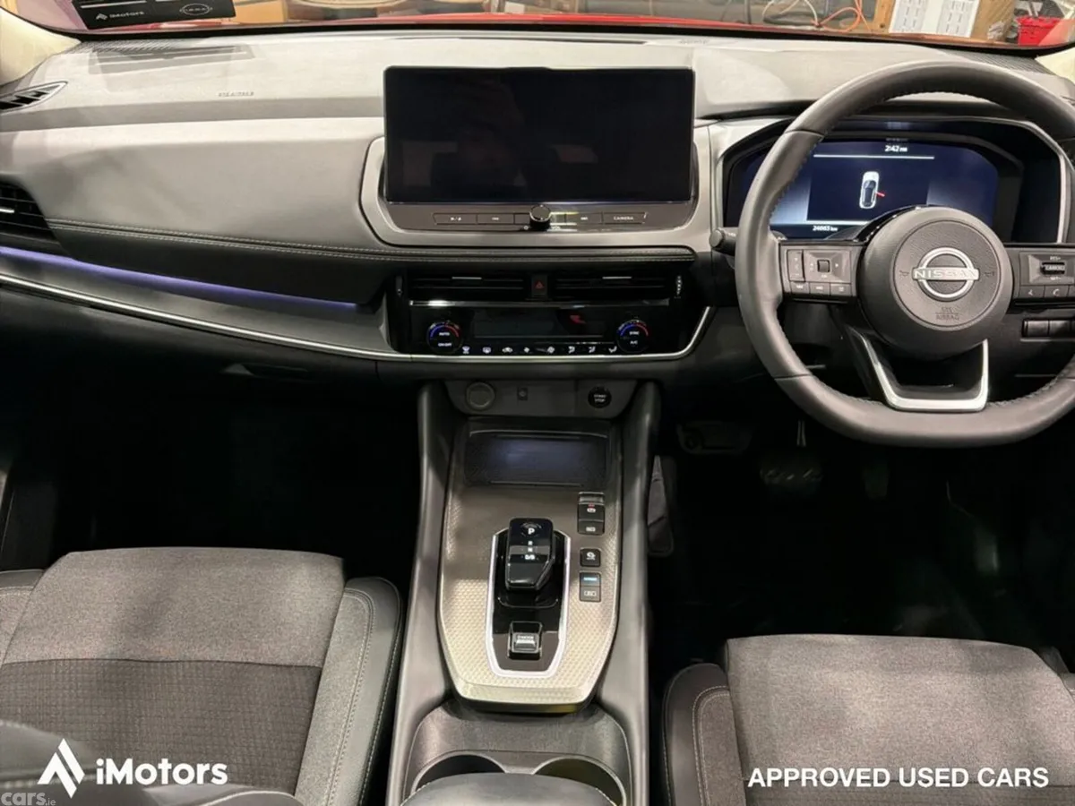 Nissan Qashqai SUV, Petrol Hybrid, 2026, Red