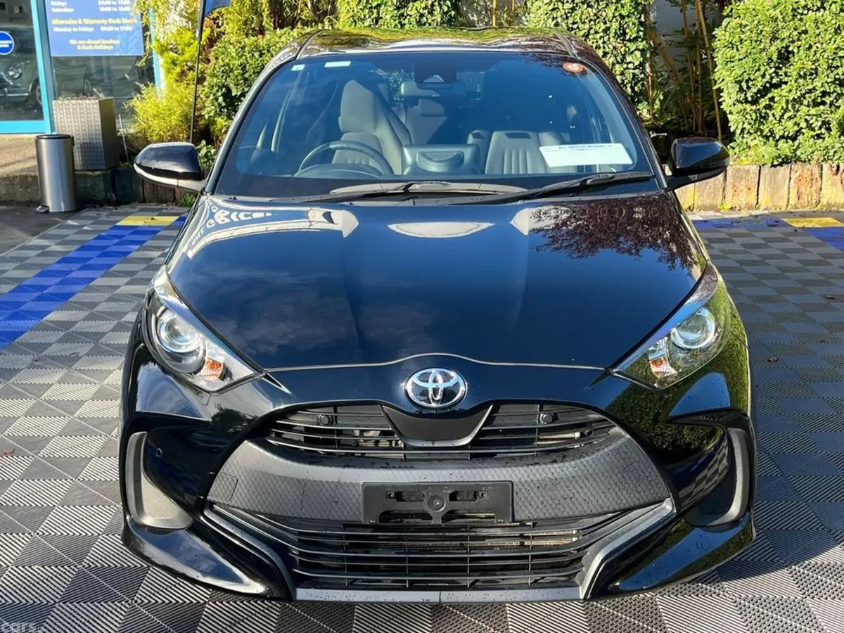 Toyota Yaris Hatchback, Petrol, 2022, Black