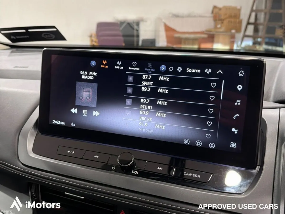 Nissan Qashqai SUV, Petrol Hybrid, 2026, Red