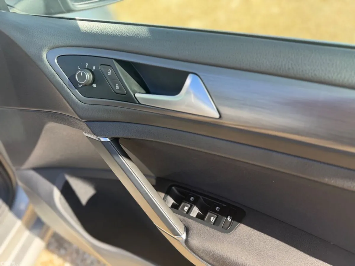 Volkswagen Golf Estate, Petrol, 2018, Silver