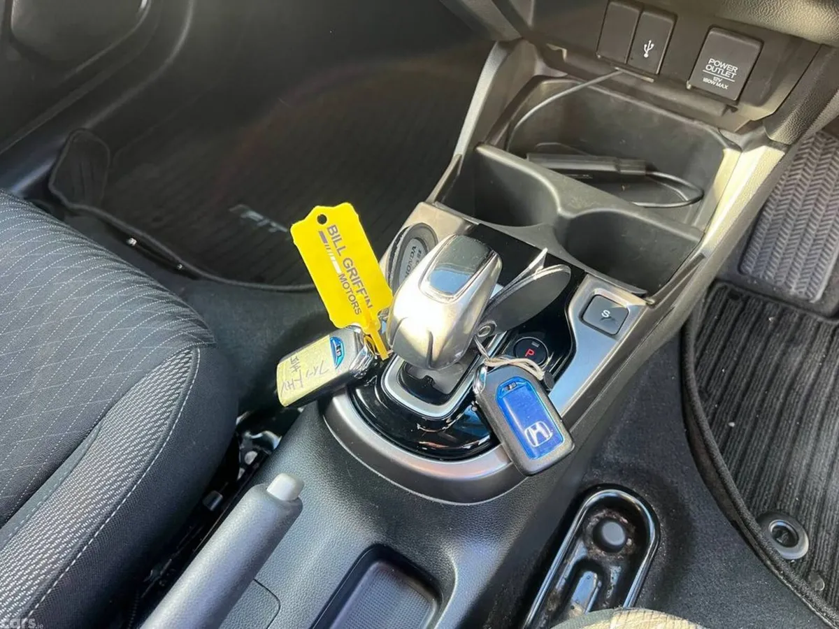 Honda Fit Hatchback, Petrol Hybrid, 2018, Blue