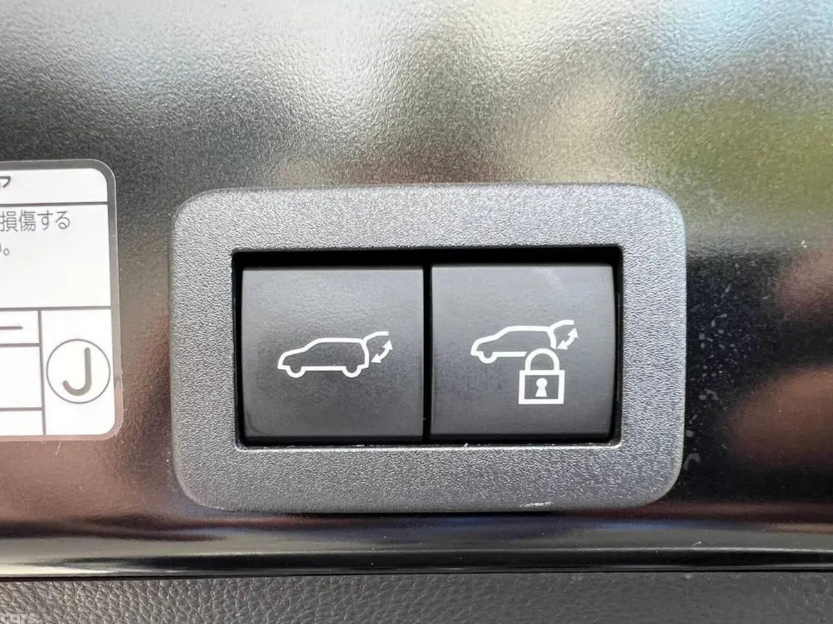 Toyota Yaris Cross SUV, Petrol Hybrid, 2021, Silver