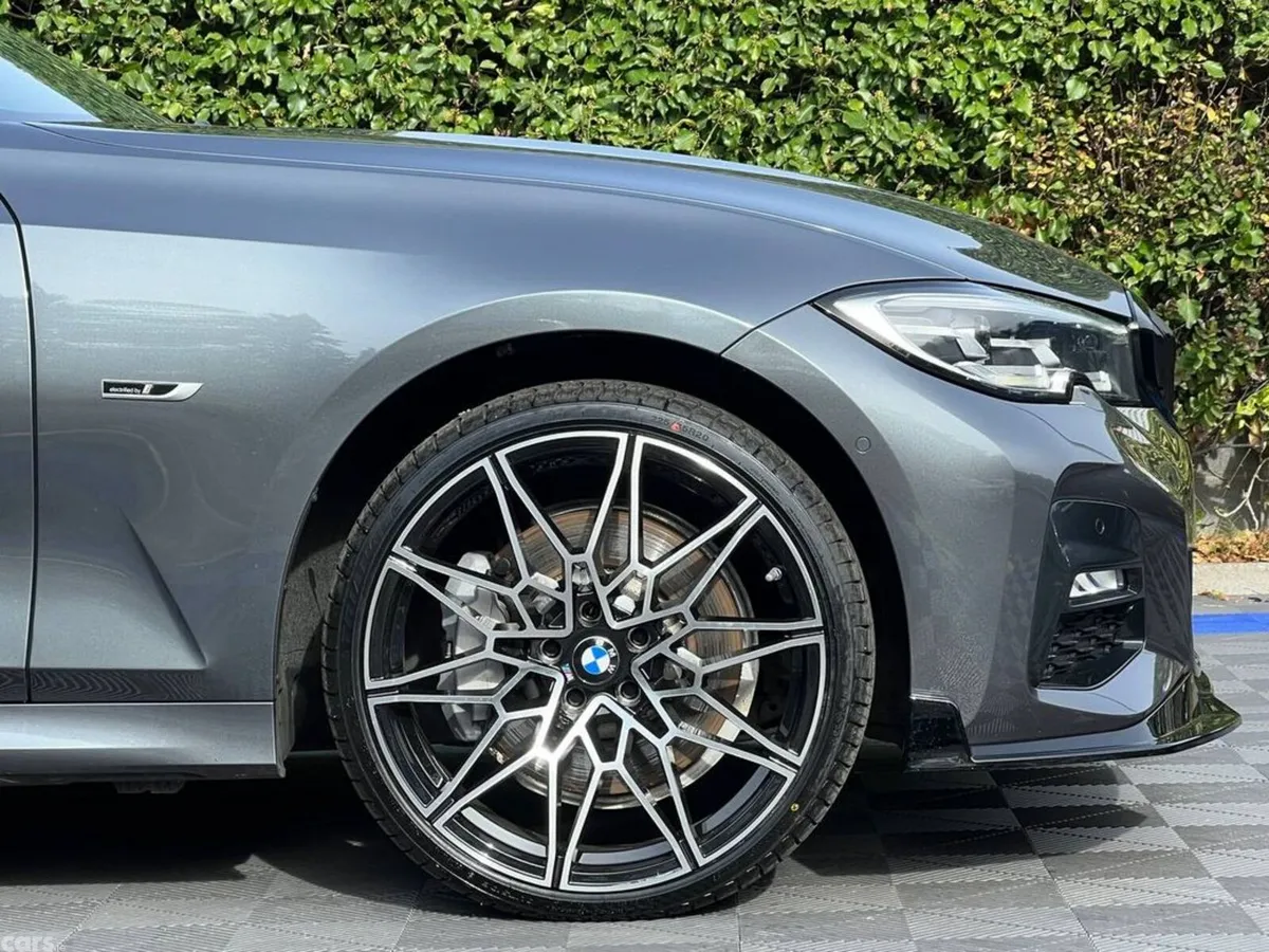 BMW 3-Series Estate, Petrol Plug-in Hybrid, 2022, Grey