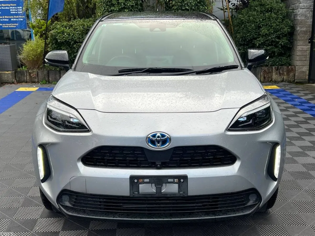 Toyota Yaris Cross SUV, Petrol Hybrid, 2021, Silver