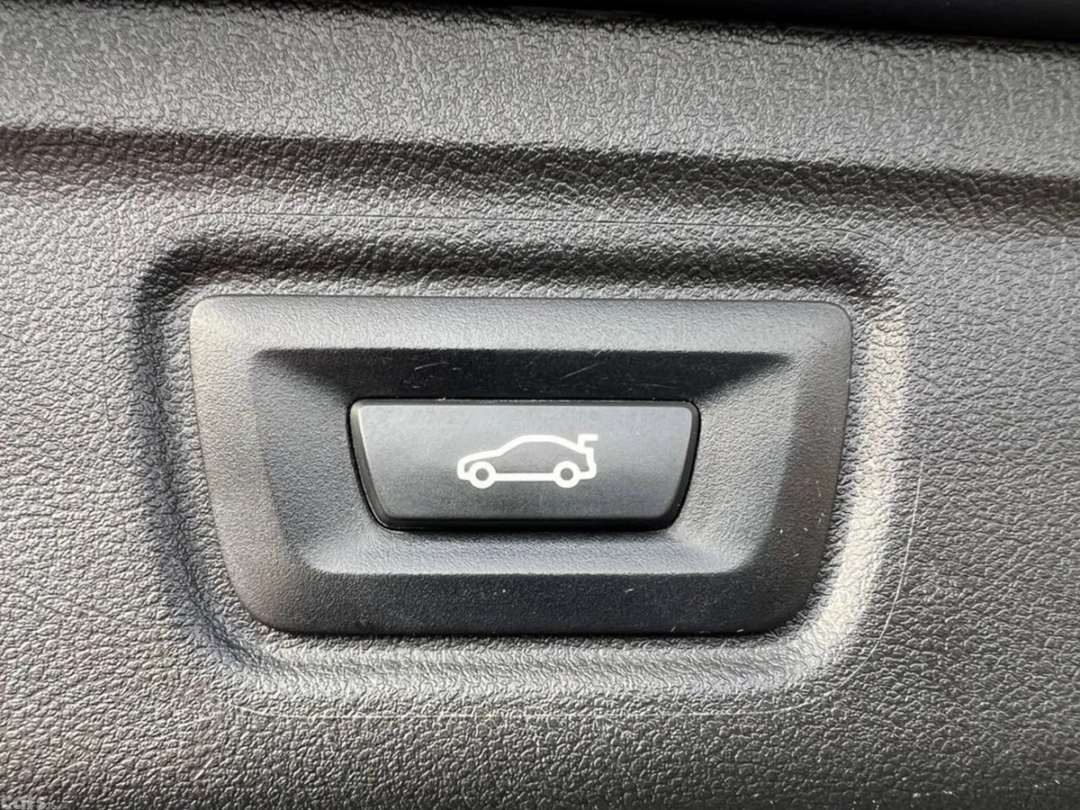 BMW 3-Series Estate, Petrol Plug-in Hybrid, 2022, Grey