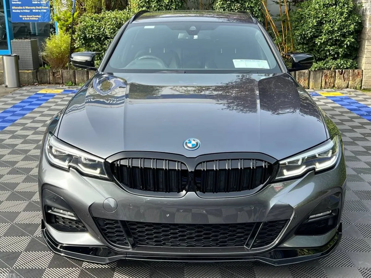 BMW 3-Series Estate, Petrol Plug-in Hybrid, 2022, Grey