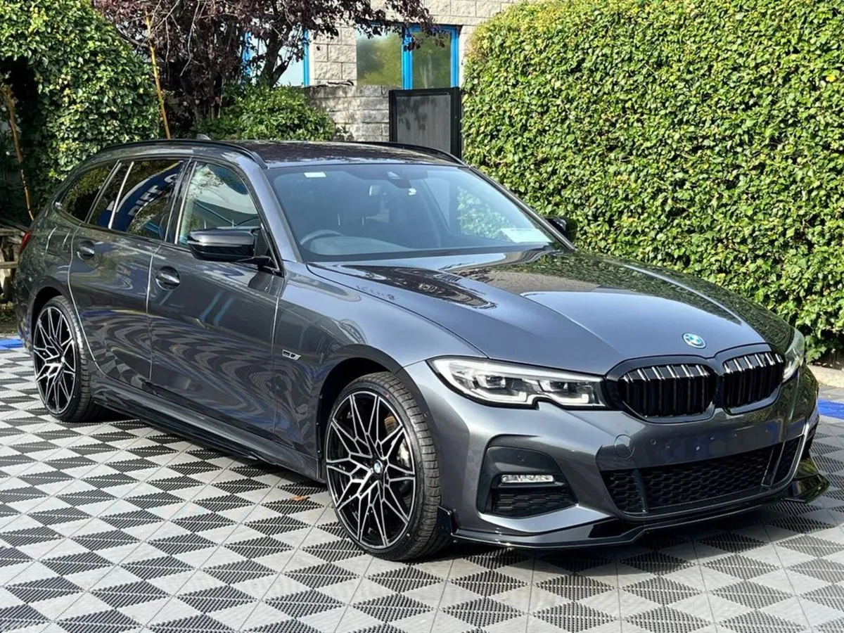 BMW 3-Series Estate, Petrol Plug-in Hybrid, 2022, Grey