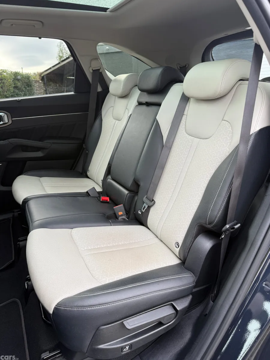 Kia Sorento SUV, Petrol Plug-in Hybrid, 2023, Blue