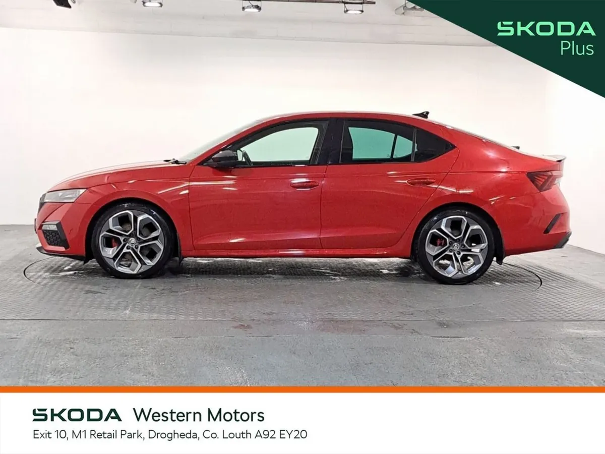 Skoda Octavia Saloon, Diesel, 2022, Red